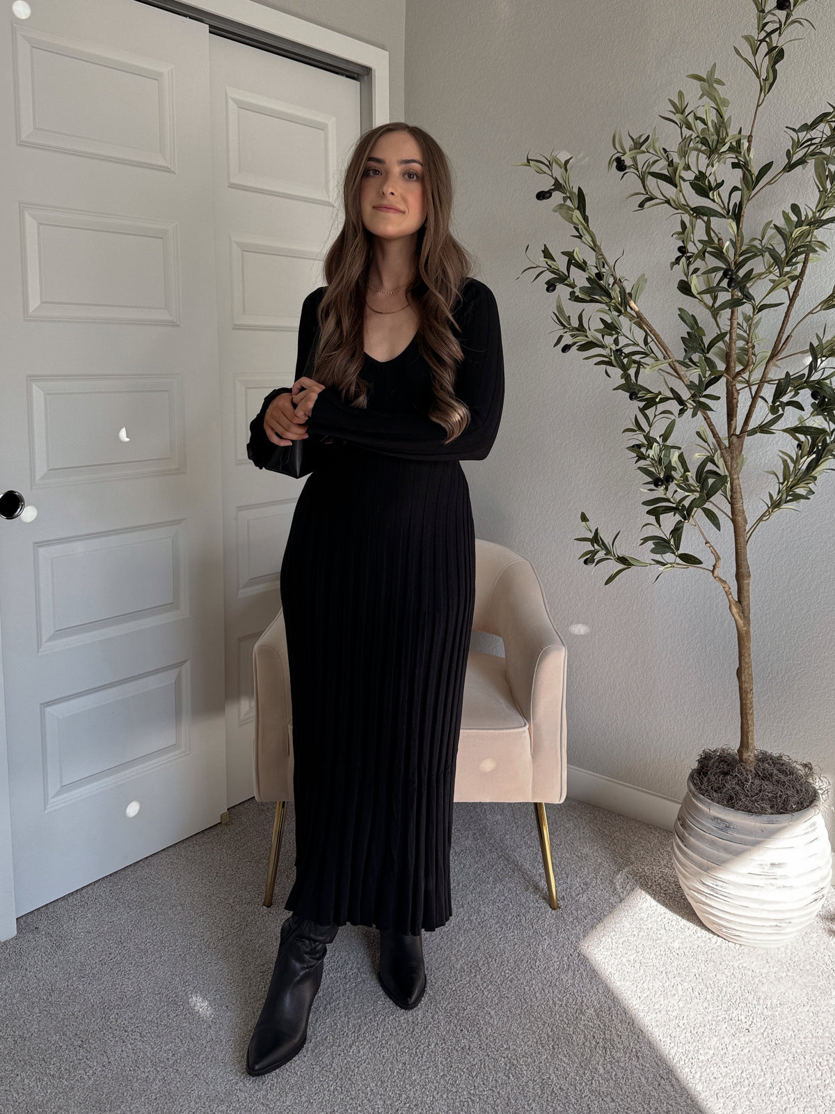Valerie Ribbed Knit Long Sleeve Maxi Dress (Black)