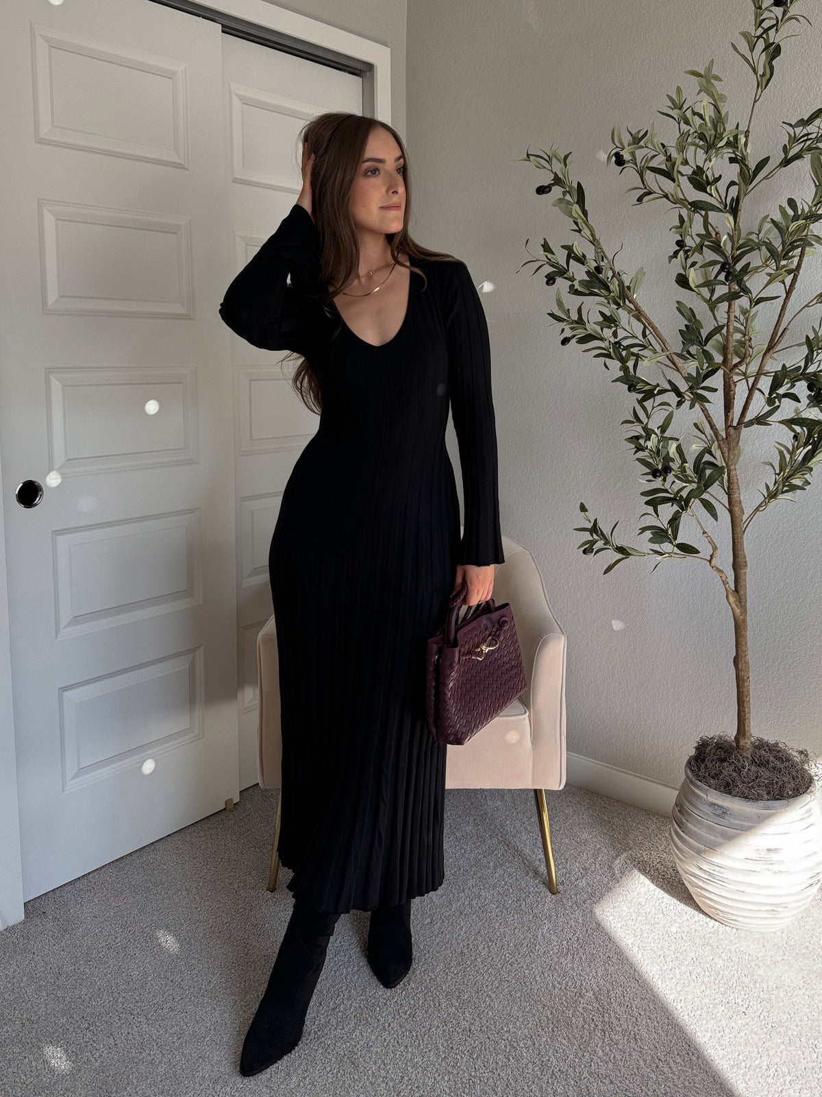 Valerie Ribbed Knit Long Sleeve Maxi Dress (Black)