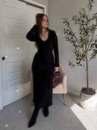 Valerie Ribbed Knit Long Sleeve Maxi Dress (Black)