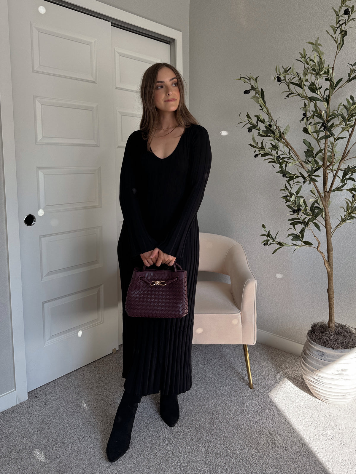 Valerie Ribbed Knit Long Sleeve Maxi Dress (Black)