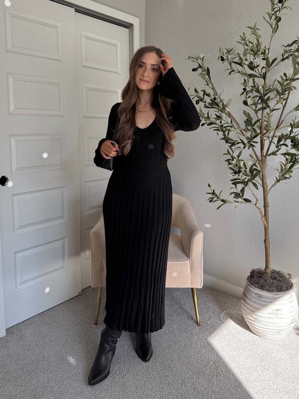 Valerie Ribbed Knit Long Sleeve Maxi Dress (Black)