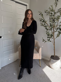 Valerie Ribbed Knit Long Sleeve Maxi Dress (Black)
