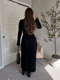 Valerie Ribbed Knit Long Sleeve Maxi Dress (Black)