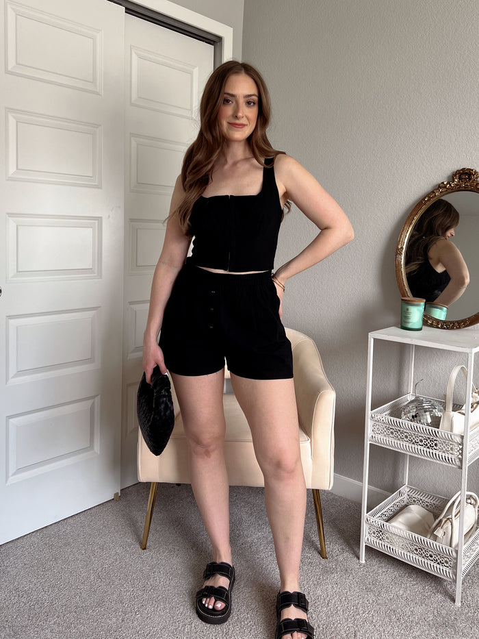 Andi High Waisted Linen Shorts (Black) Large Andi High Waisted Linen Shorts (Black) Large