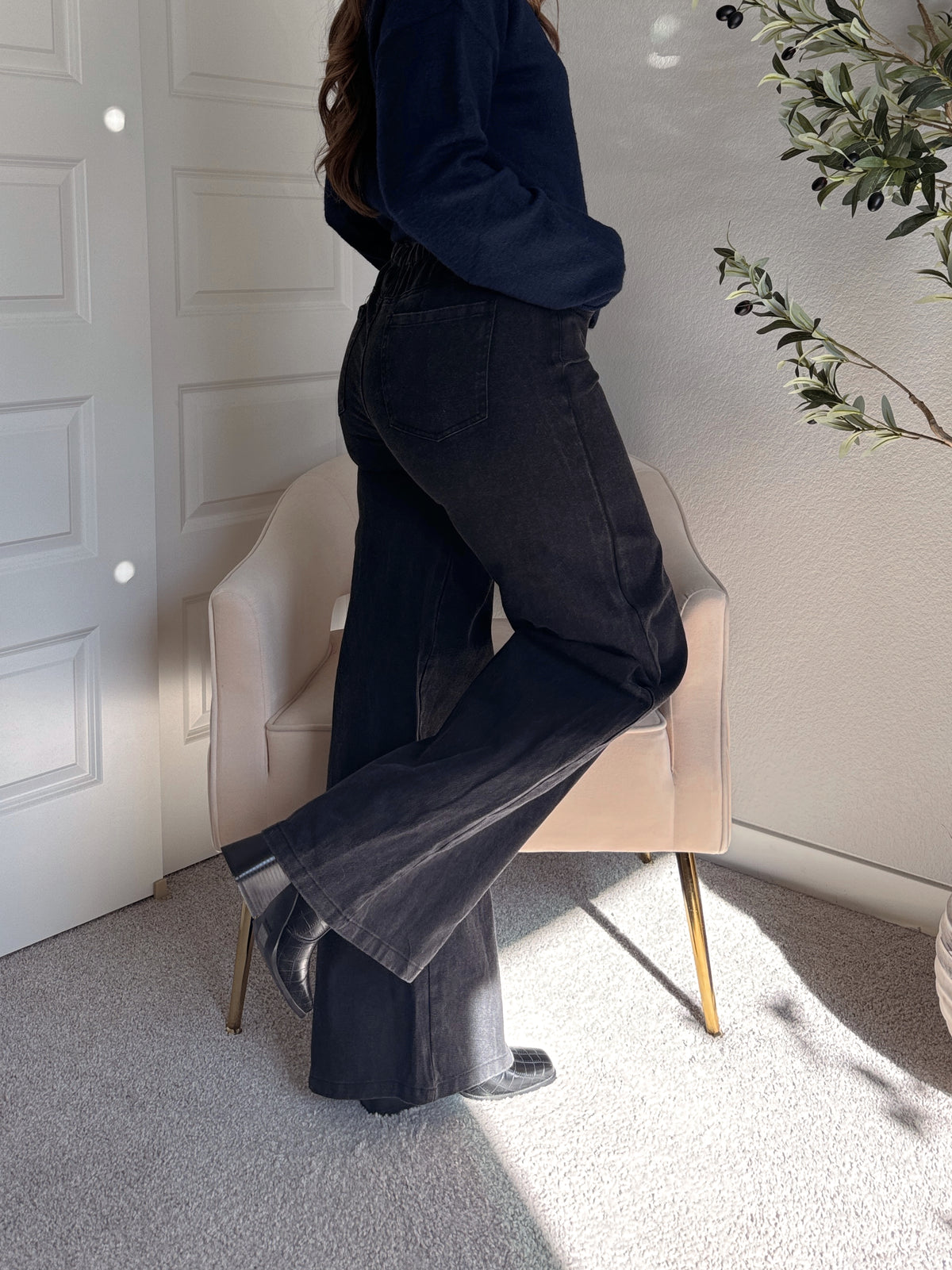 Arden Drawstring Waist Wide Leg Jeans (Washed Black)