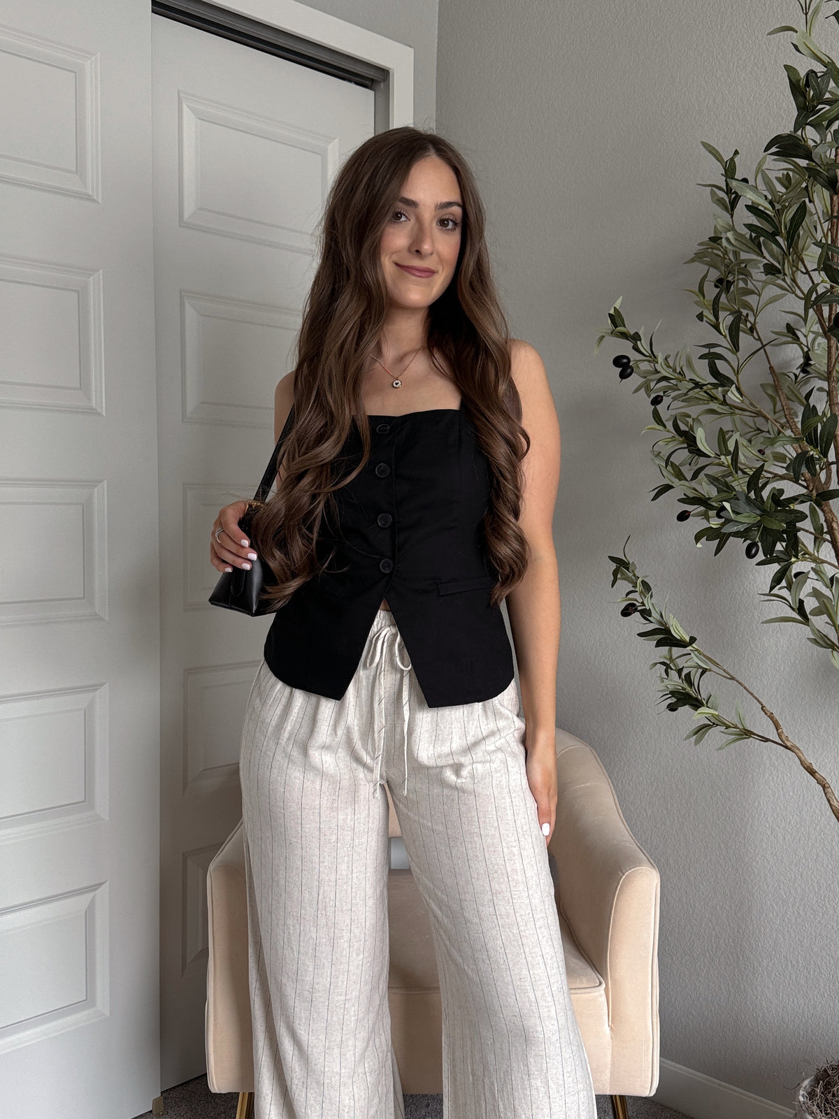 Beckham Square Neck Split Hem Button Down Vest (Black)