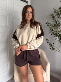 Bennett Contrast Cropped Sweatshirt (Bone/Espresso)