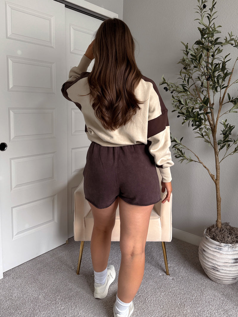 Bennett Contrast Cropped Sweatshirt (Bone/Espresso)