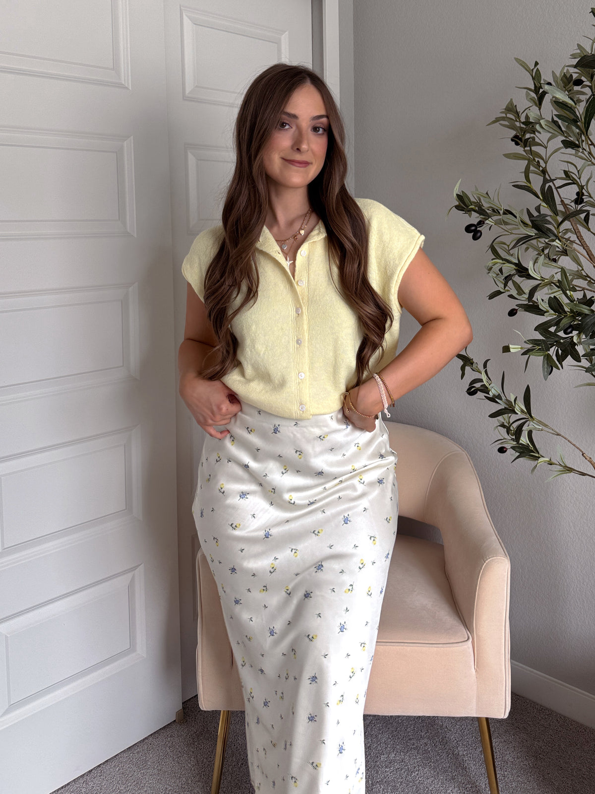 Daisy Lightweight Knit Sleeveless Cardigan (Butter Yellow)