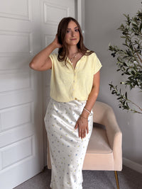 Daisy Lightweight Knit Sleeveless Cardigan (Butter Yellow)