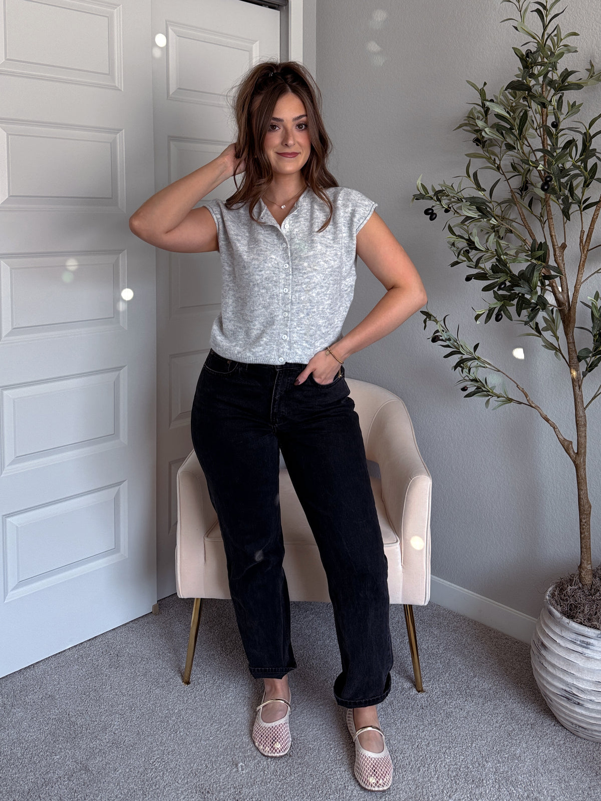 Daisy Lightweight Knit Sleeveless Cardigan (Heather Gray)
