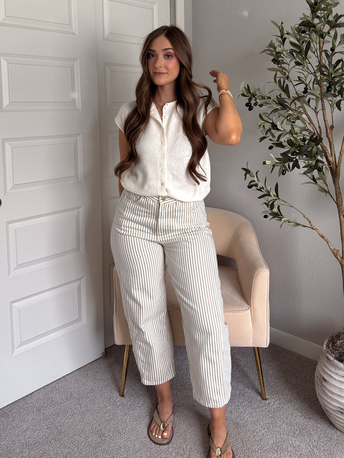 Daisy Lightweight Knit Sleeveless Cardigan (Ivory)