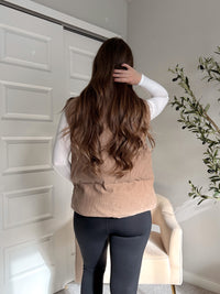 Ellis Corduroy Puffer Vest (Mushroom)