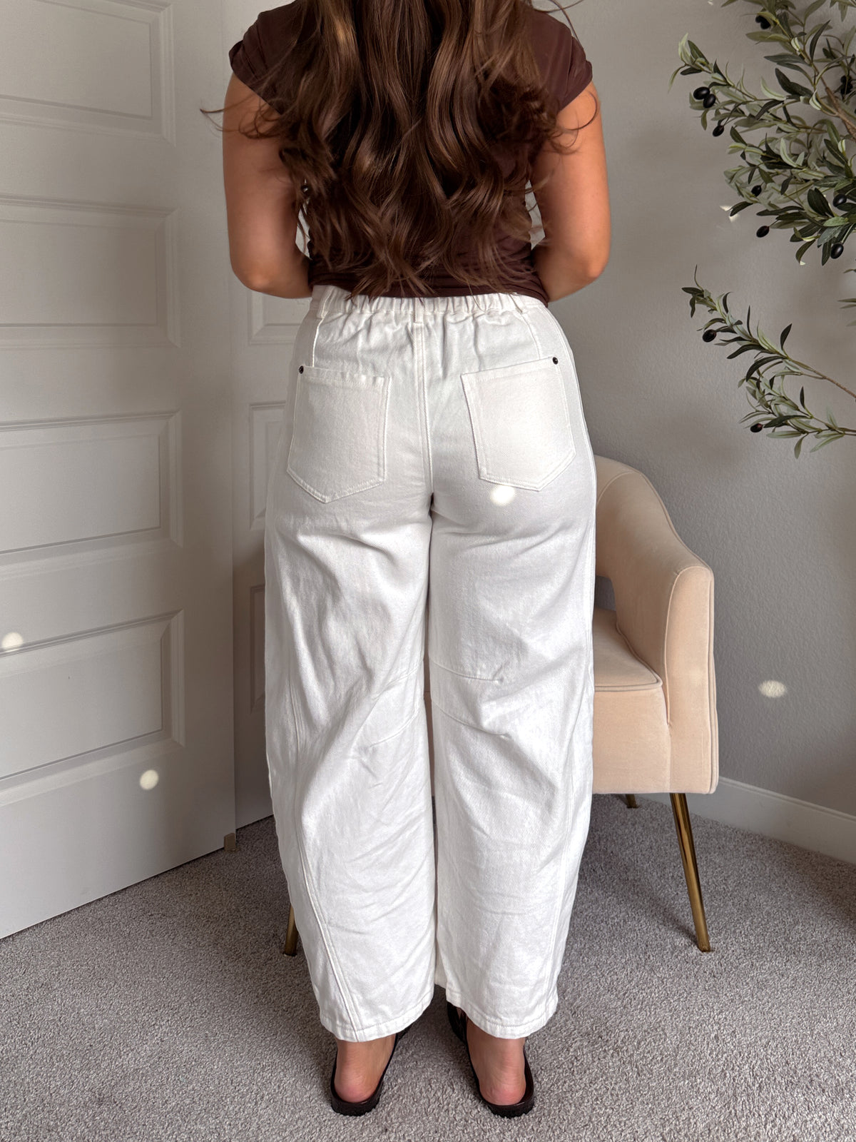 Frankie Mid Rise Cotton Barrel Pants (White)