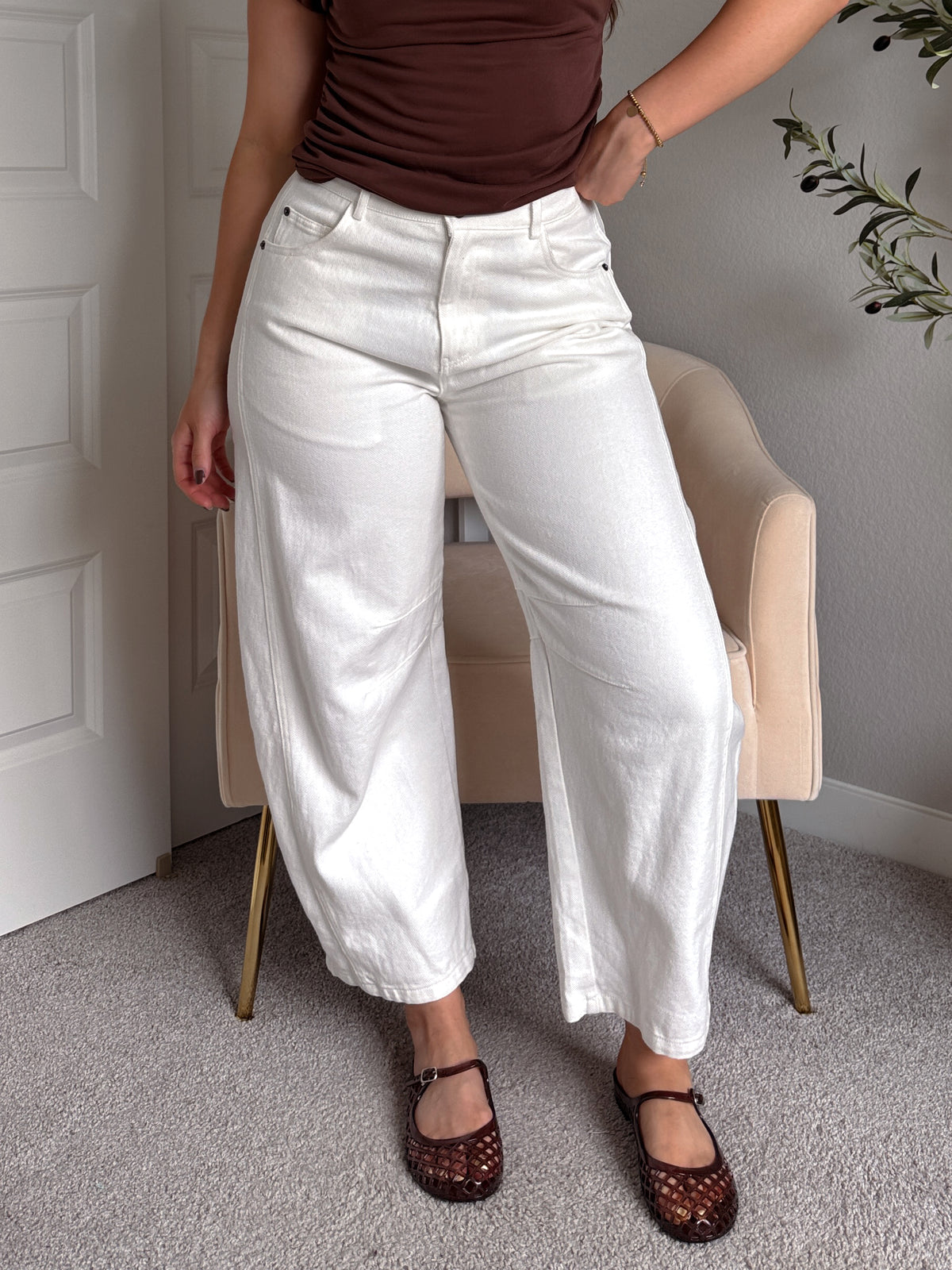 Frankie Mid Rise Cotton Barrel Pants (White)