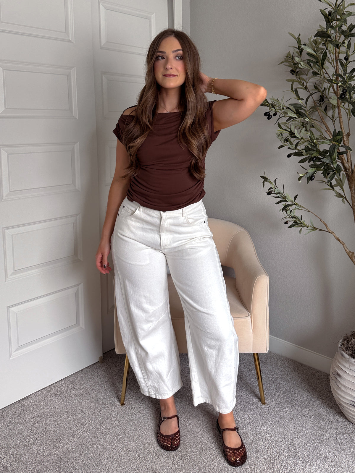 Frankie Mid Rise Cotton Barrel Pants (White)
