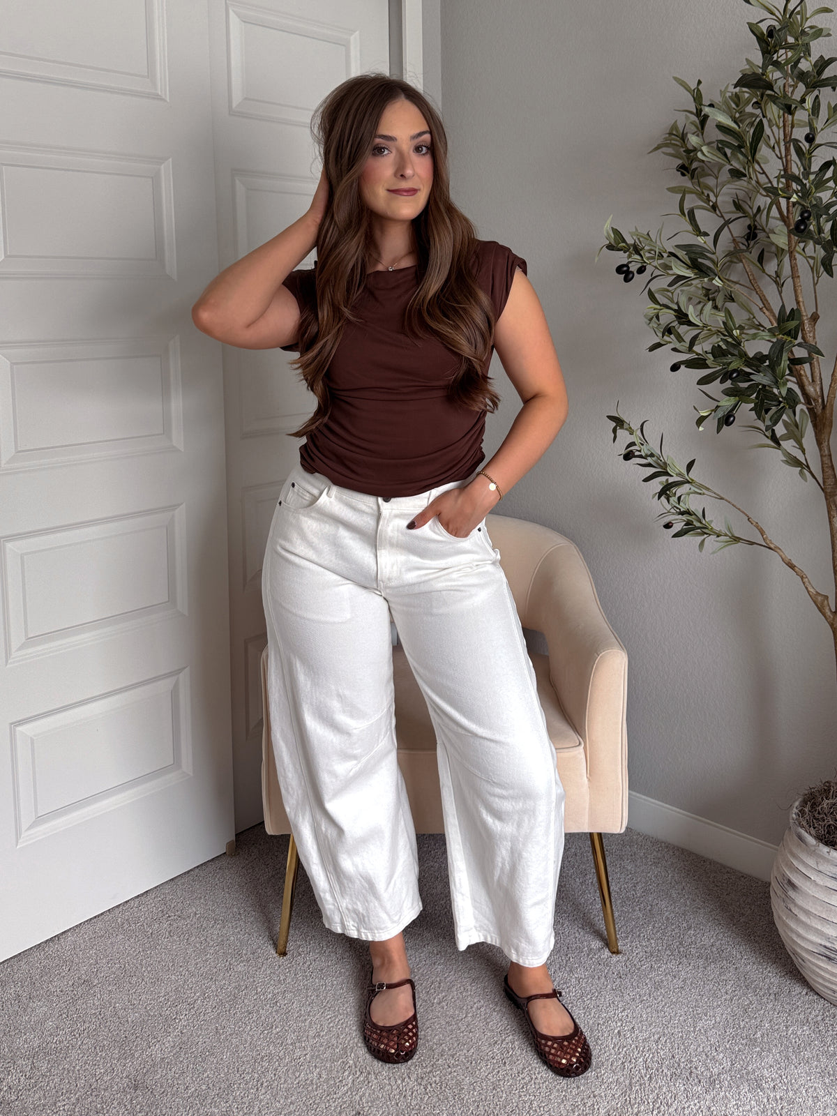 Frankie Mid Rise Cotton Barrel Pants (White)