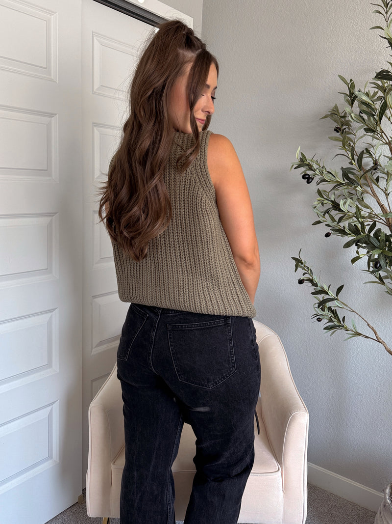 Harrison Textured Button Up Sweater Vest (Olive)