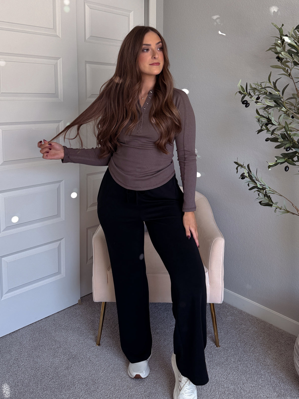 Hayes Long Sleeve Micro-Ribbed Henley Top (Truffle)
