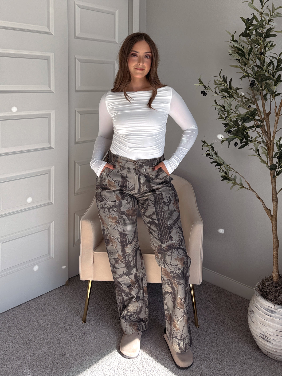 Isla Lightweight Boat Neck Long Sleeve Ruched Top (White)