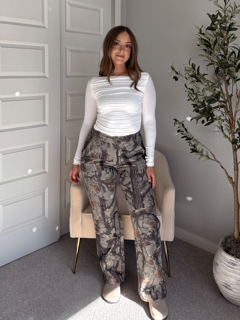 Isla Lightweight Boat Neck Long Sleeve Ruched Top (White)