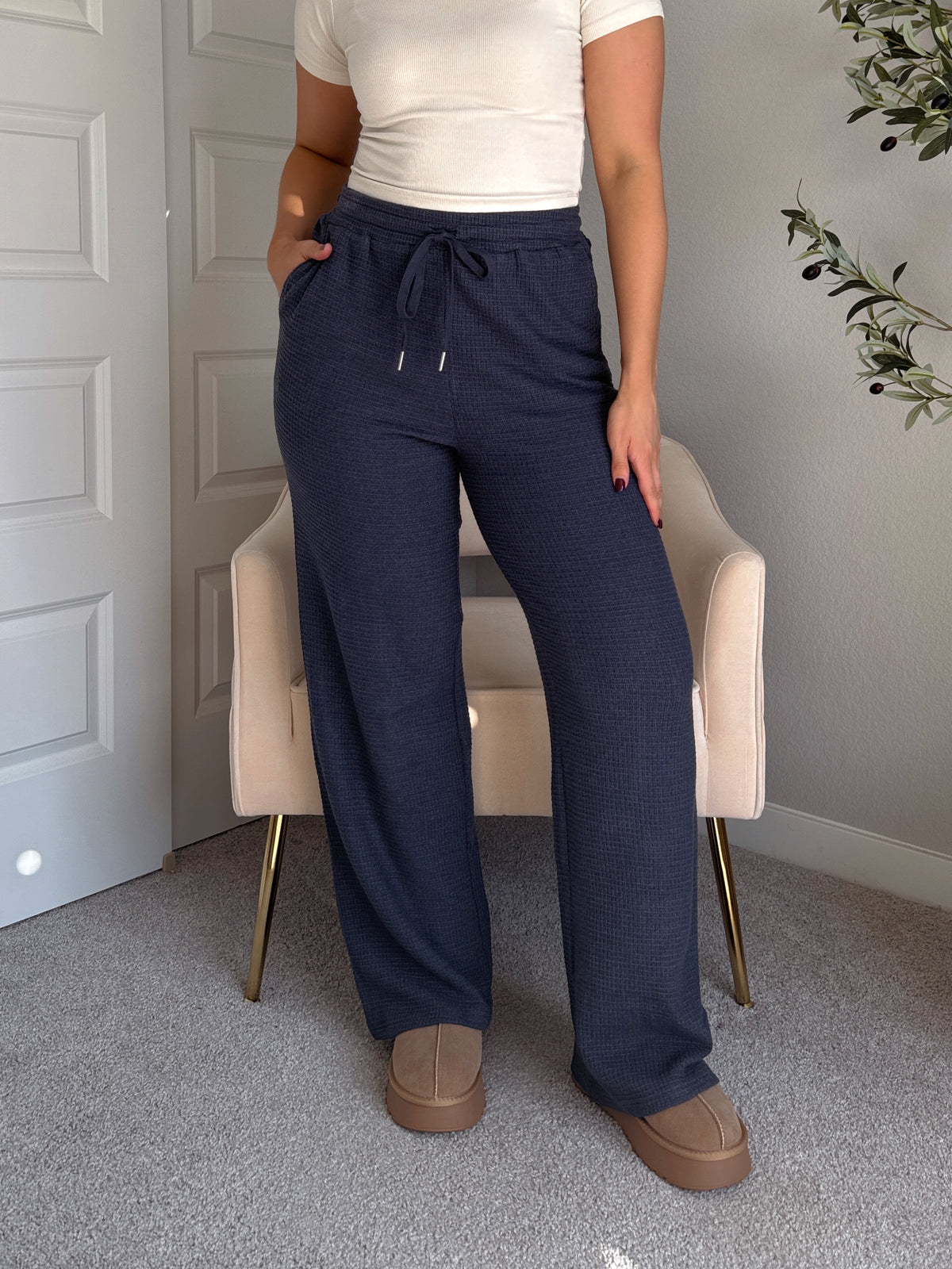 Jones Waffle Knit Elastic Waist Wide Leg Pants (Navy)