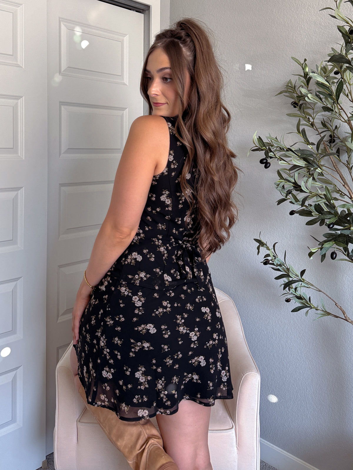 Lea Floral Button Down Lace Trim Peplum Top (Black)
