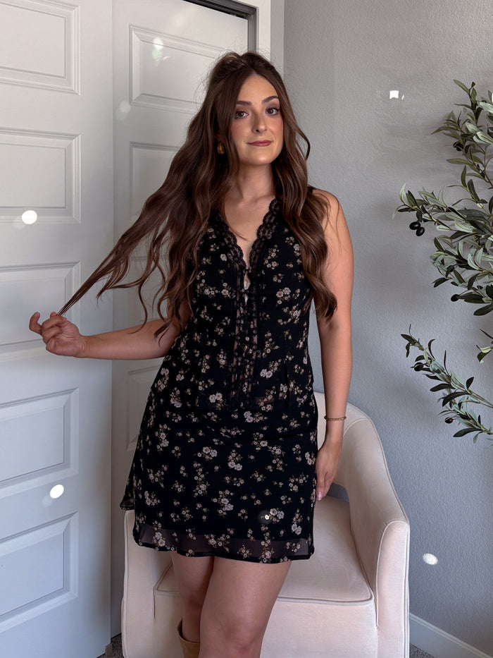 Lea Floral Button Down Lace Trim Peplum Top (Black)