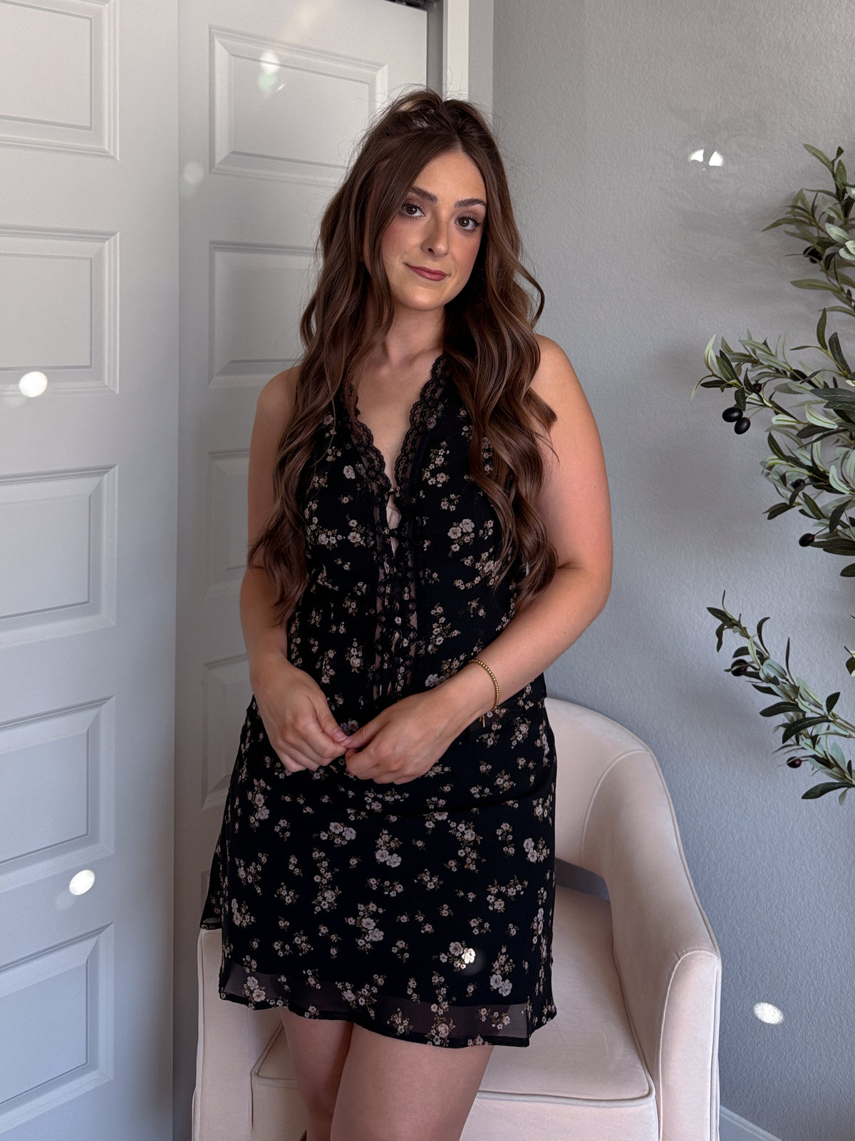 Lea Floral Button Down Lace Trim Peplum Top (Black)