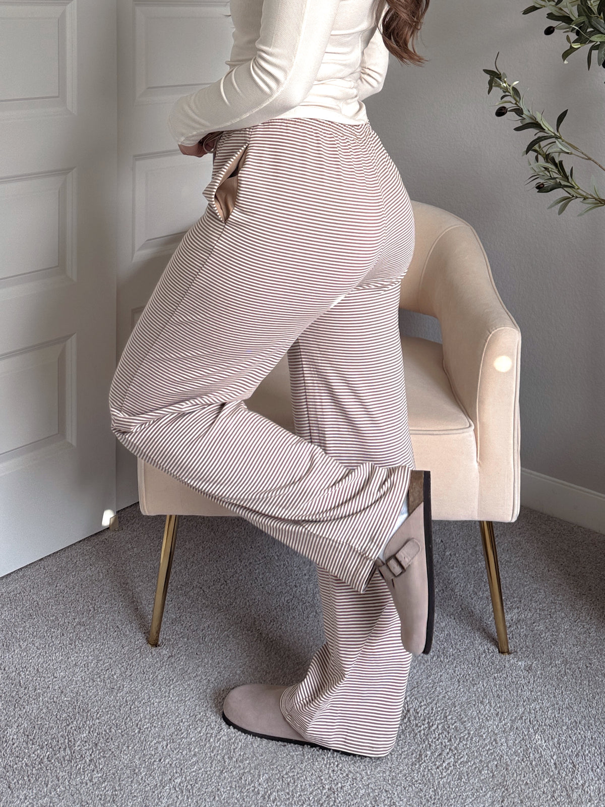 Lilah Striped Knit Lounge Pants (Coffee/White)