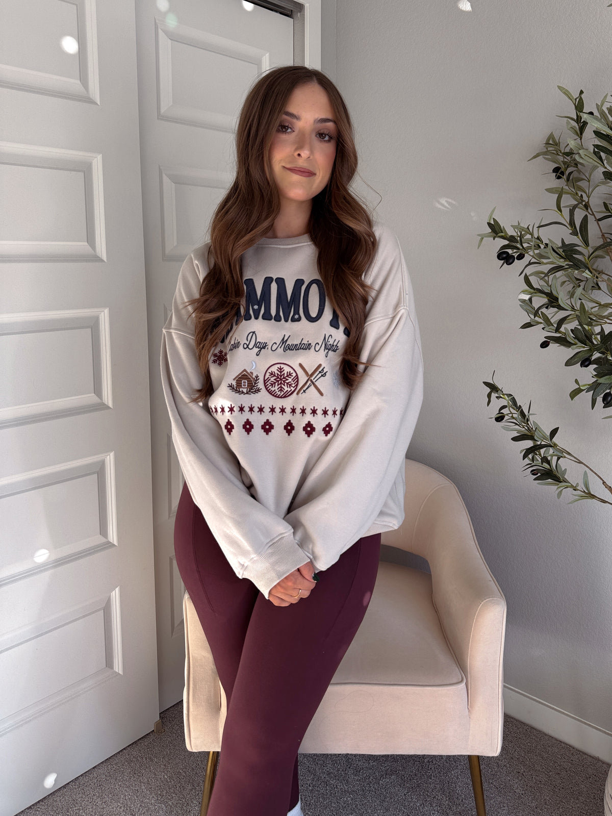 Mammoth Embroidered Oversized Crewneck Sweatshirt (Bone)