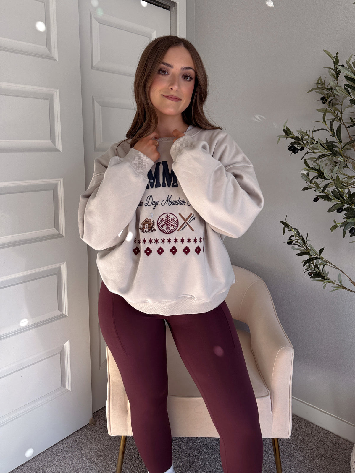 Mammoth Embroidered Oversized Crewneck Sweatshirt (Bone)