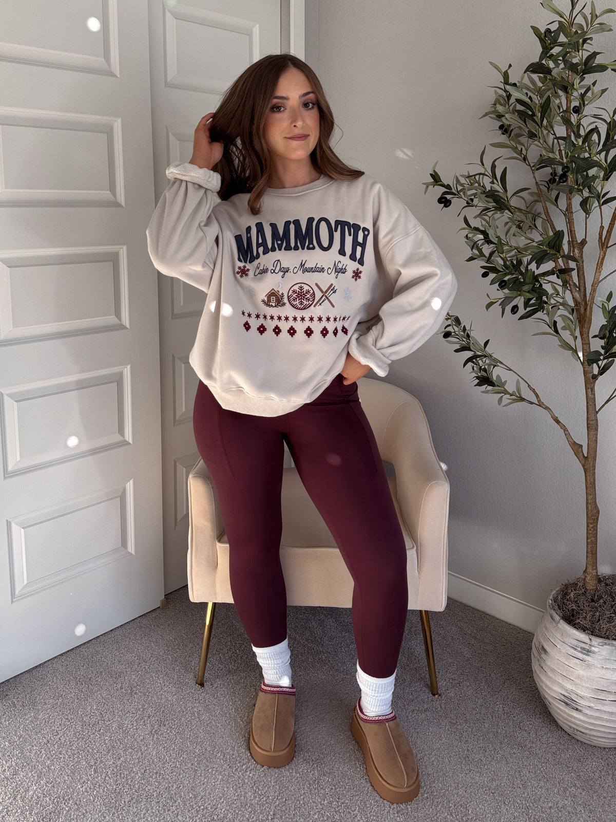 Mammoth Embroidered Oversized Crewneck Sweatshirt (Bone)