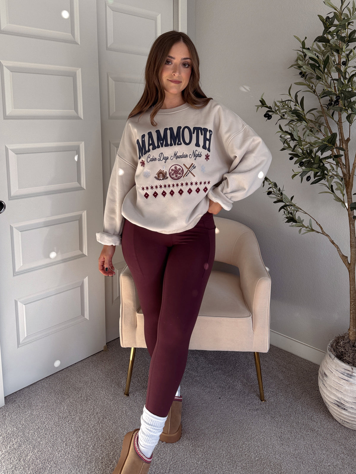 Mammoth Embroidered Oversized Crewneck Sweatshirt (Bone)