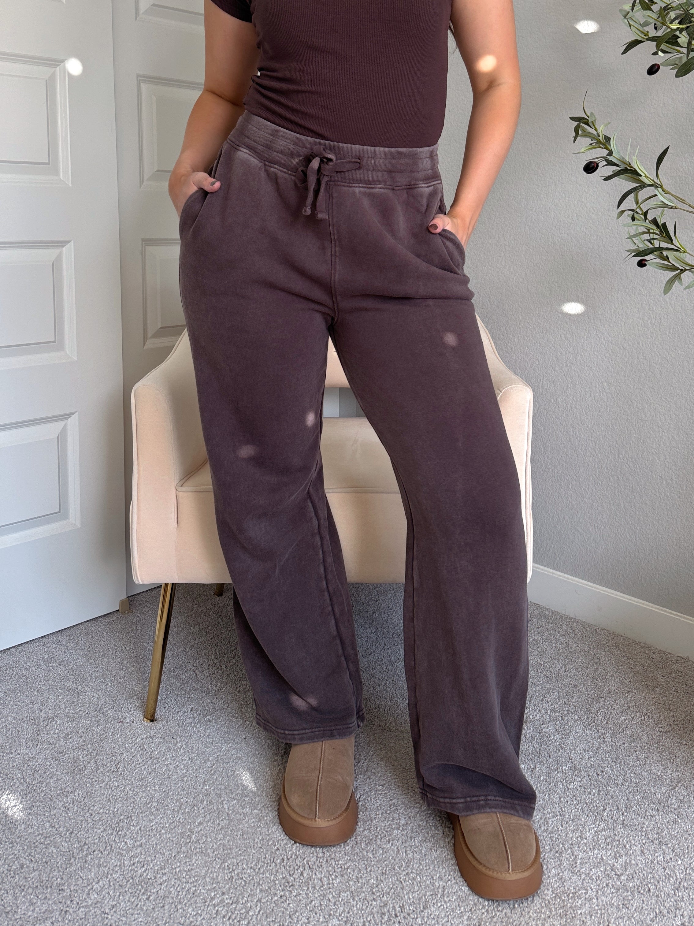 Maplewood Mineral Wash Wide-Leg Cotton Sweatpants (Espresso) – La