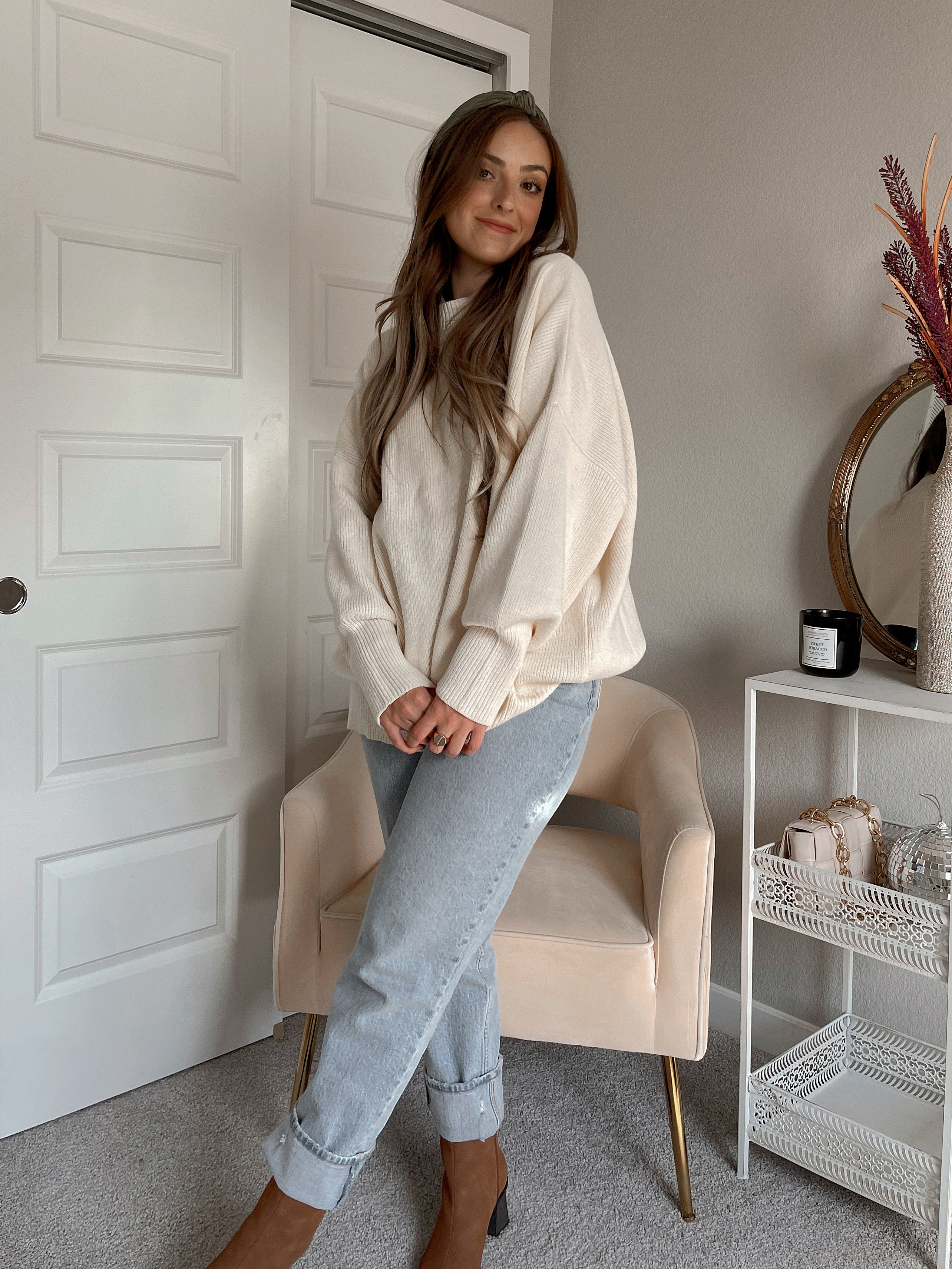 White jumper deals outfit womens
