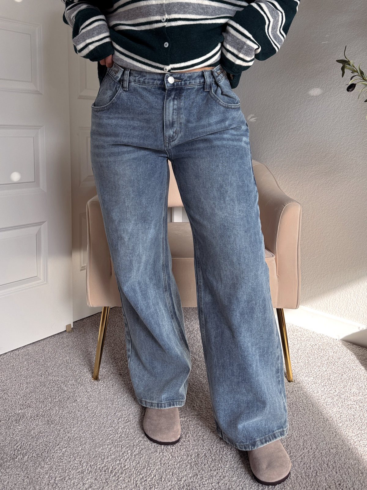 Molly Mid Rise Adjustable Waist Wide Leg Jeans (Medium Wash)