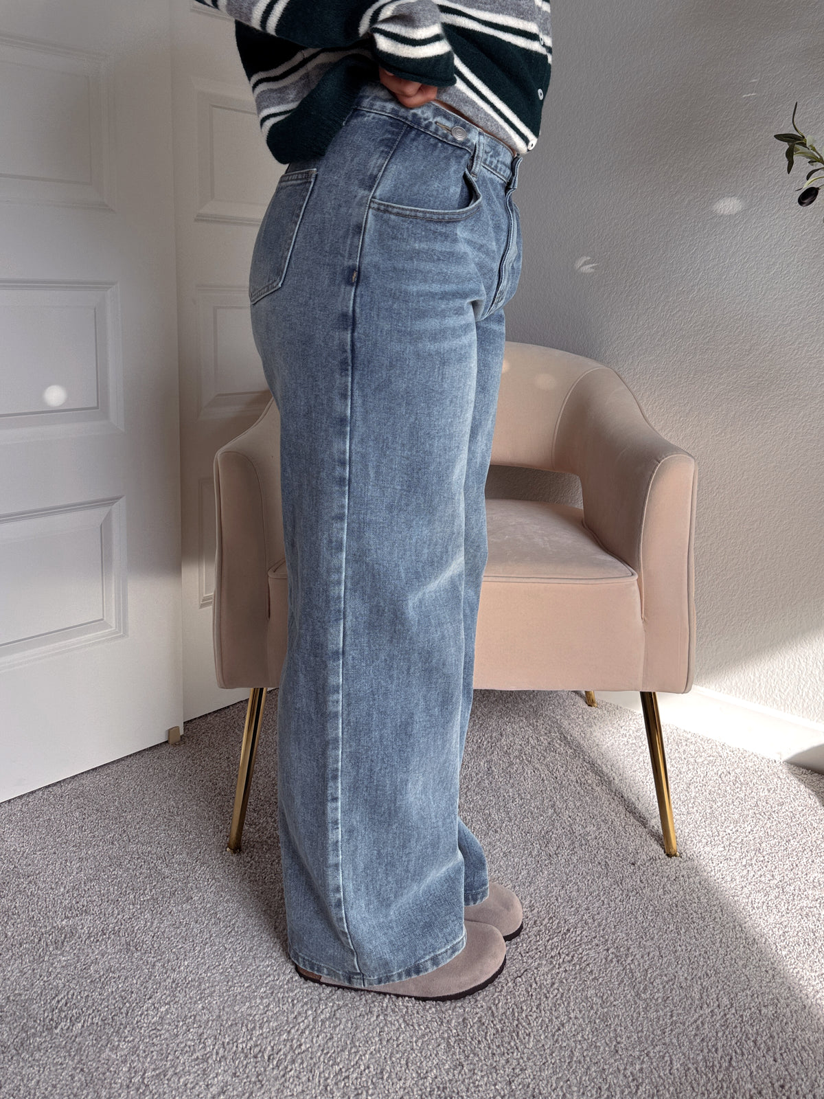 Molly Mid Rise Adjustable Waist Wide Leg Jeans (Medium Wash)
