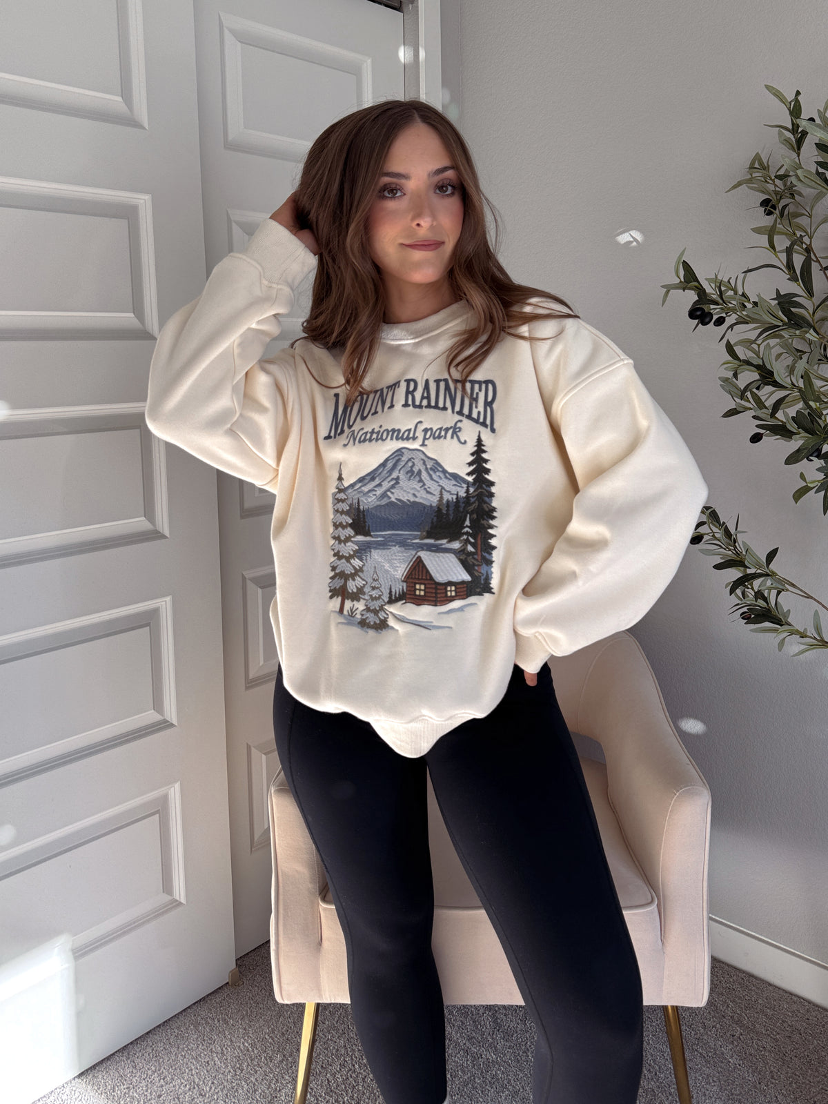 Mt. Rainier Embroidered Oversized Crewneck Sweatshirt (Cream)