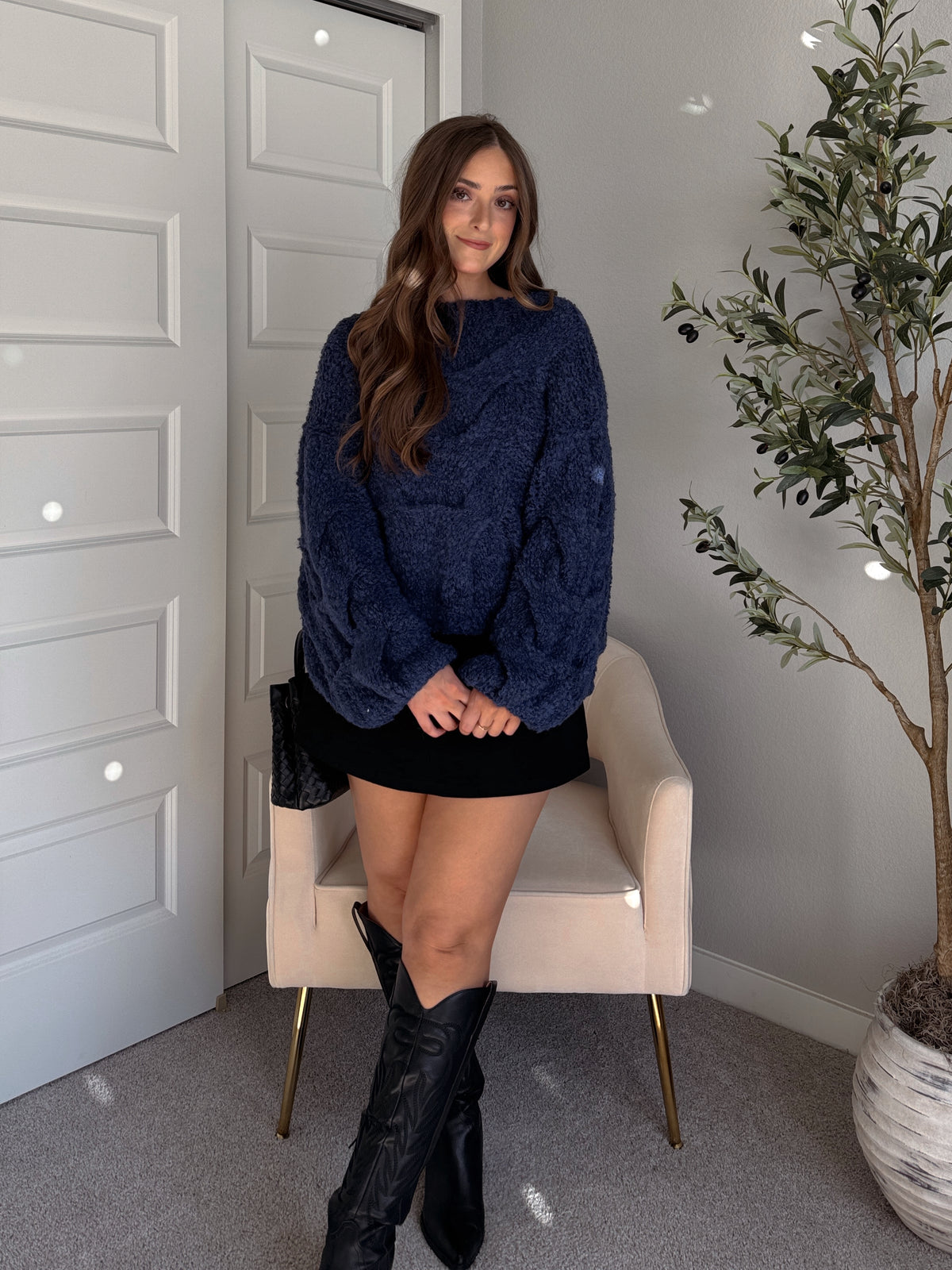 Noelle Oversized Chunky Cable Knit Sweater (Indigo)