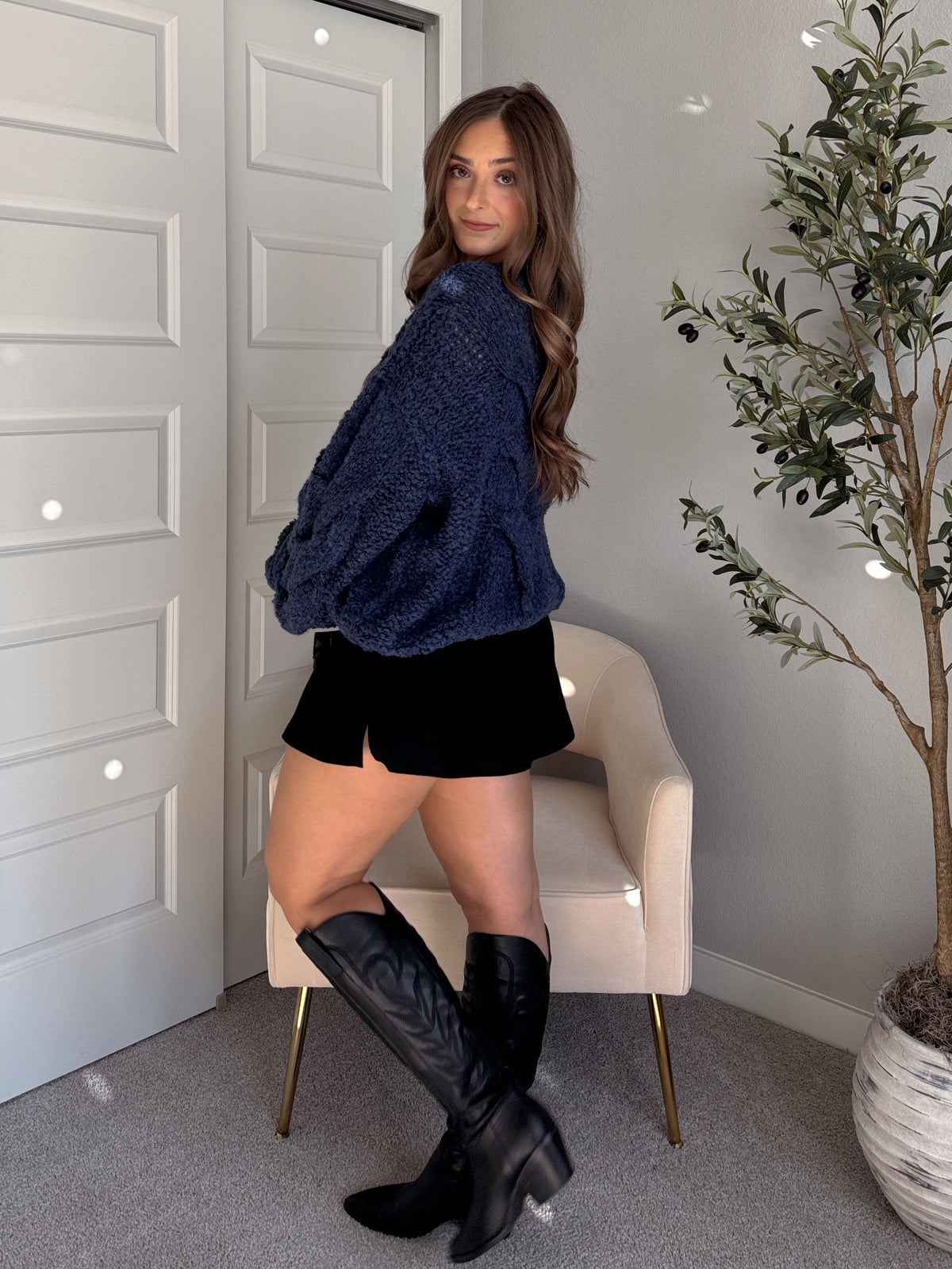 Noelle Oversized Chunky Cable Knit Sweater (Indigo)