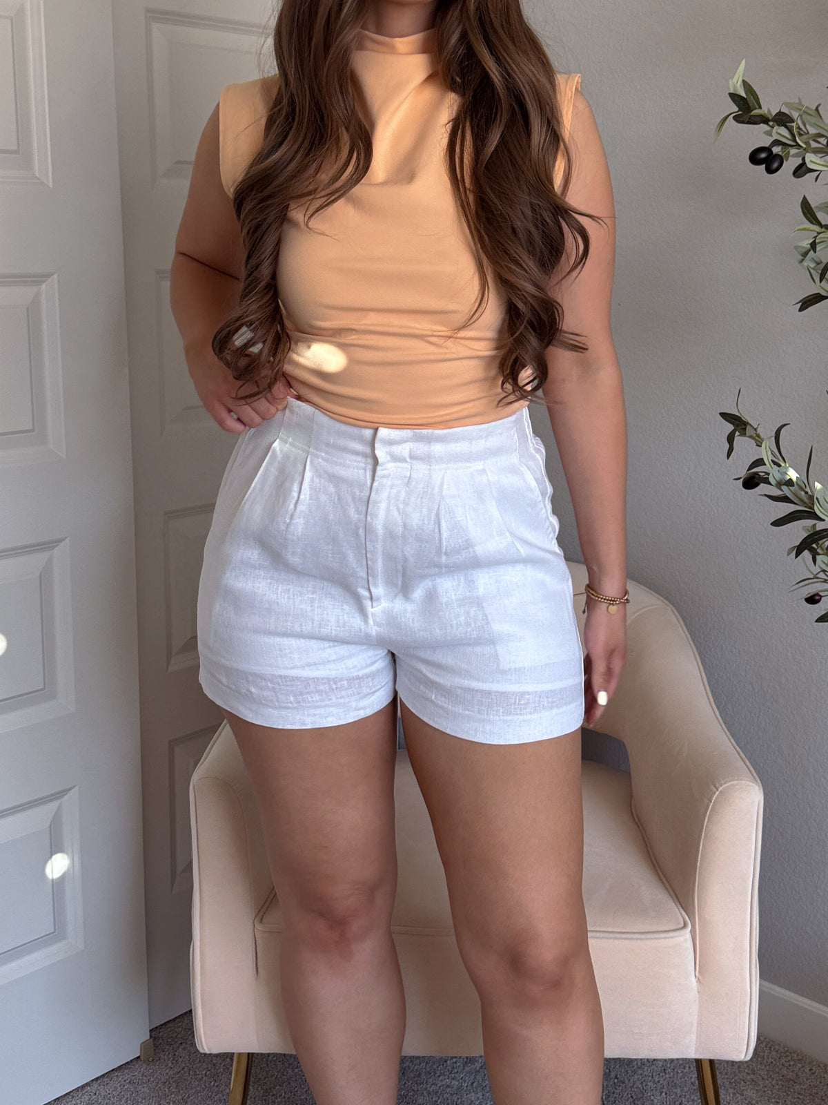 Oceane Linen Pleated Shorts (White)