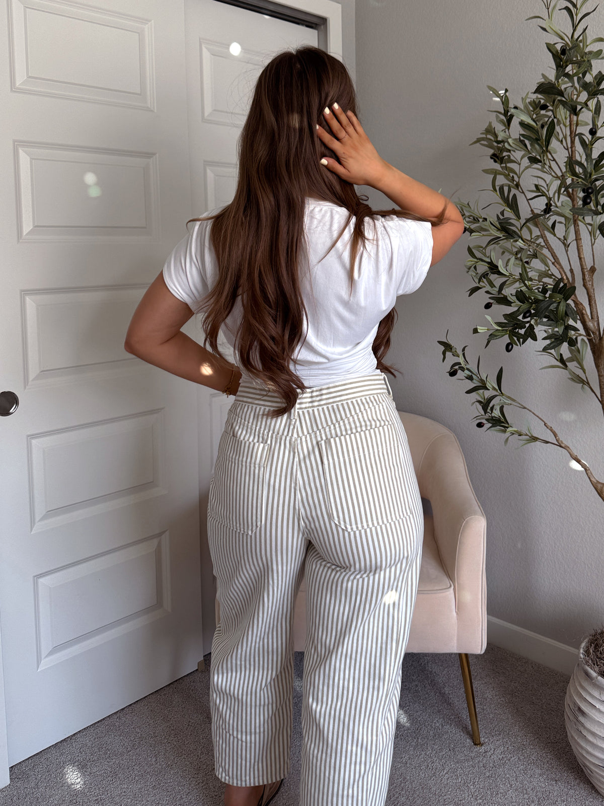 Quinn Ribbed Cinched Crop Tee (White)