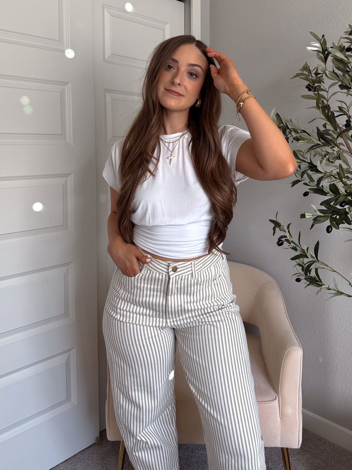Quinn Ribbed Cinched Crop Tee (White)