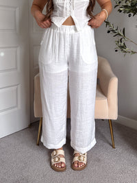 Seabrook Breezy Textured Straight Leg Pants (White)