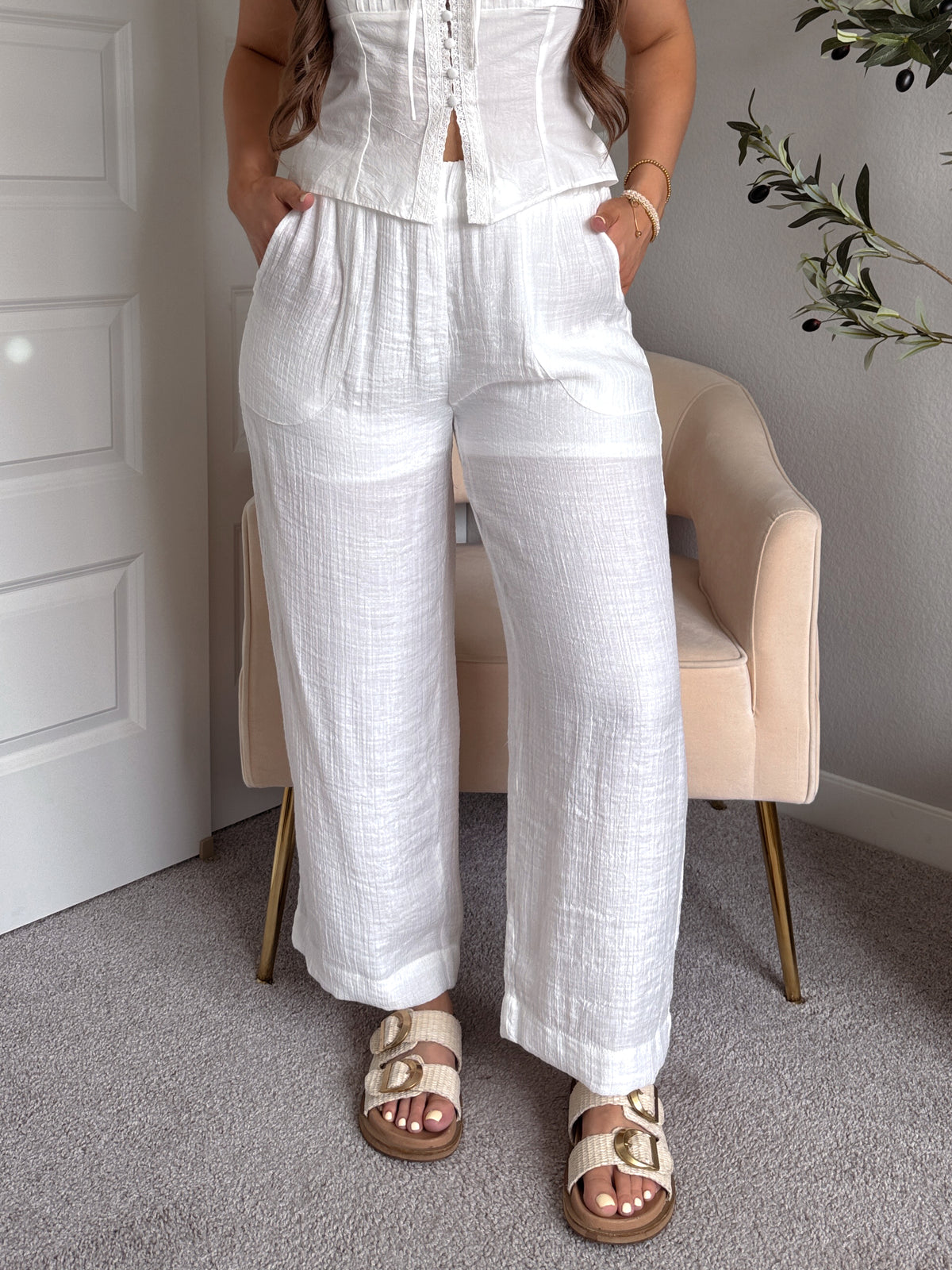 Seabrook Breezy Textured Straight Leg Pants (White)