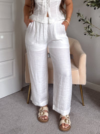 Seabrook Breezy Textured Straight Leg Pants (White)