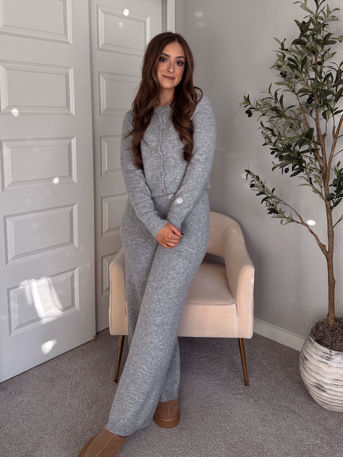 Sunday Morning Round Neck Knit Cardigan (Heather Gray)