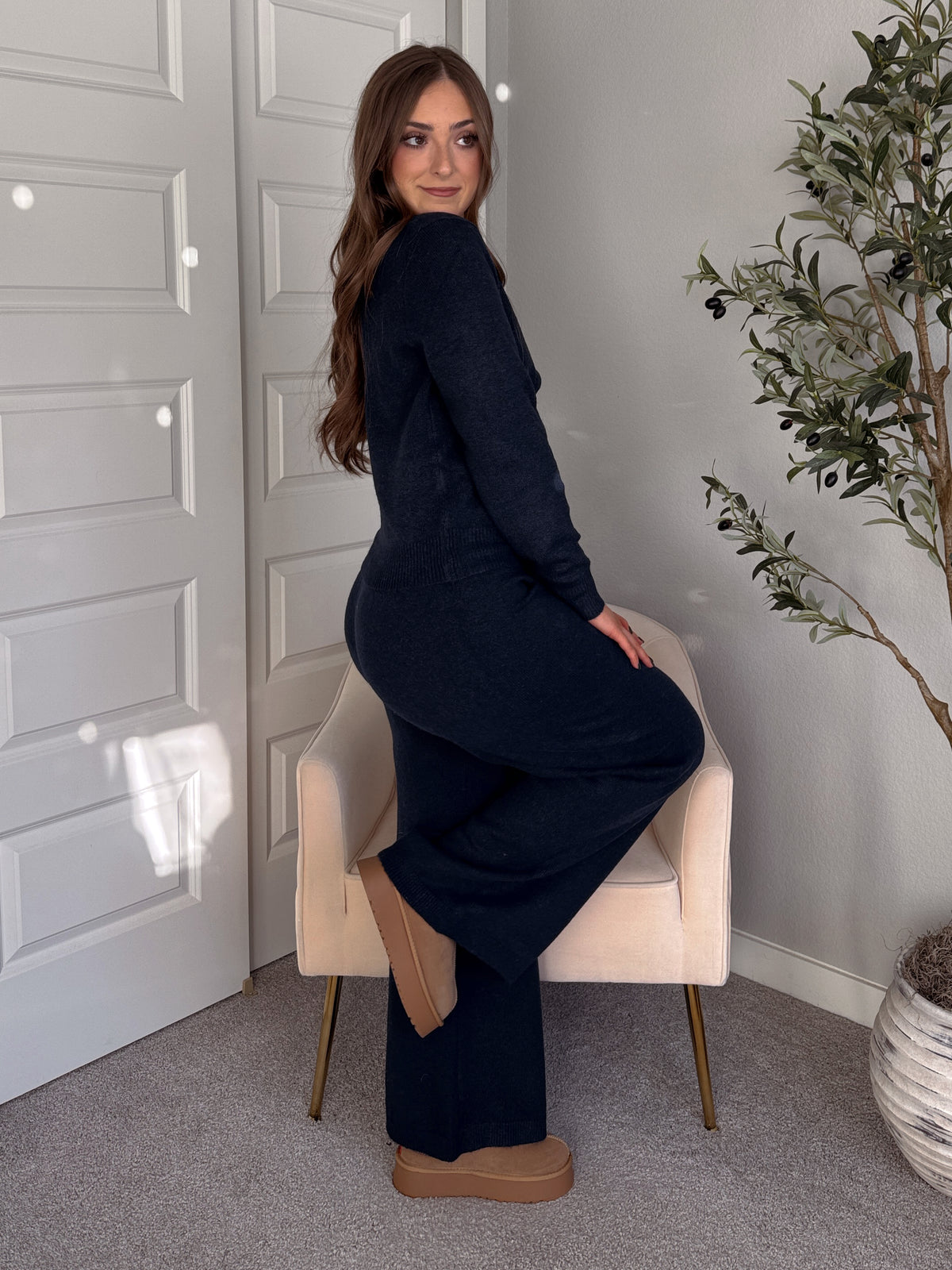 Sunday Morning Round Neck Knit Cardigan (Navy)