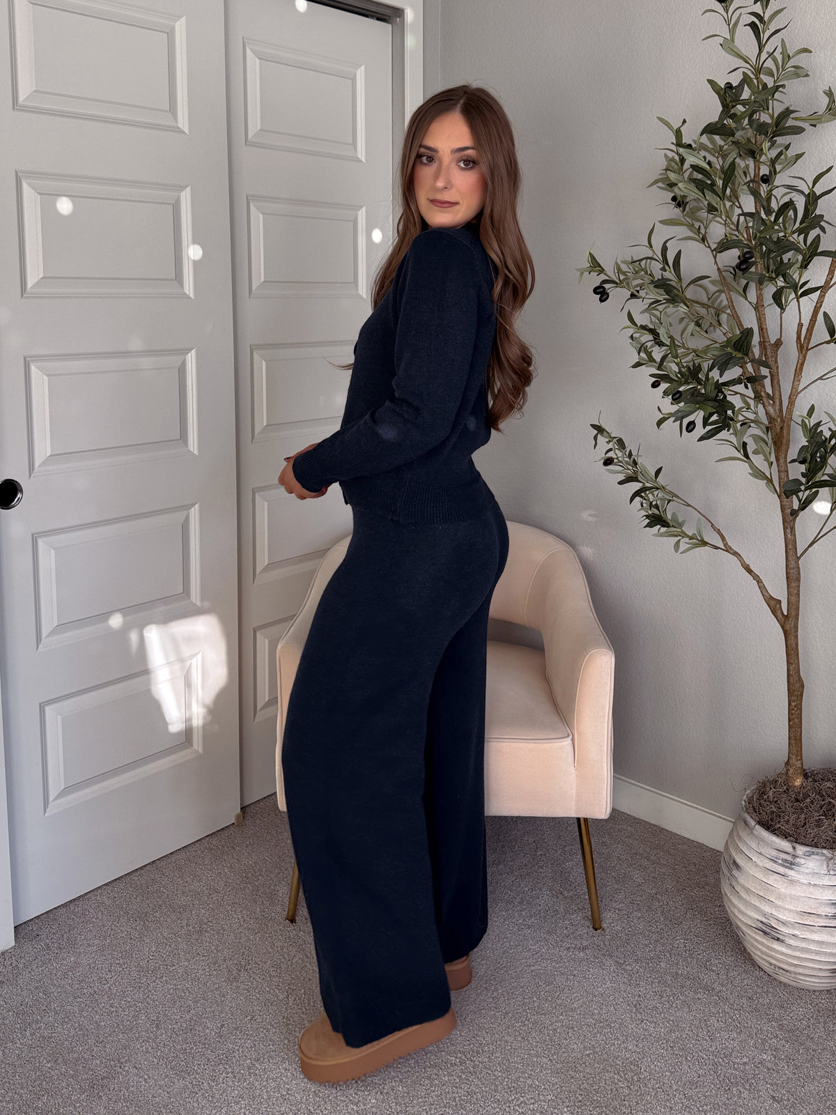 Sunday Morning Round Neck Knit Cardigan (Navy)